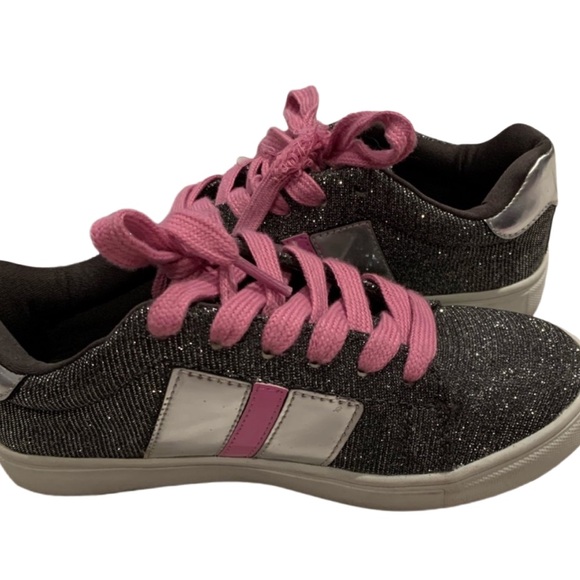 Girls Steve Madden shoes - Picture 3 of 5